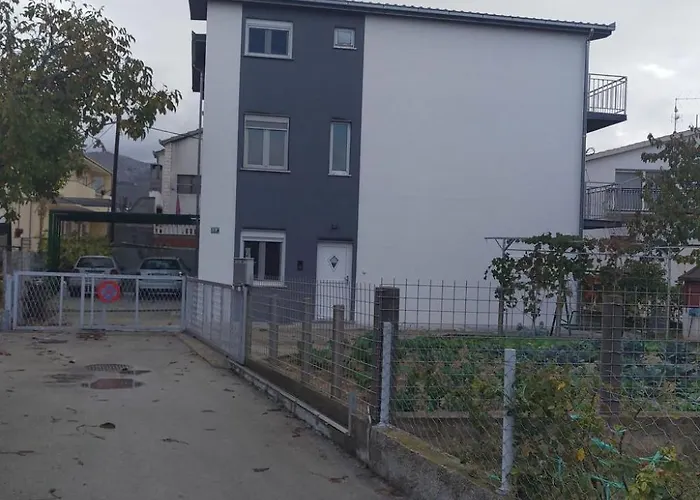 Mit Garten By Interhome