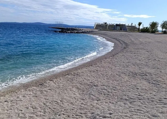 Mit Garten By Interhome